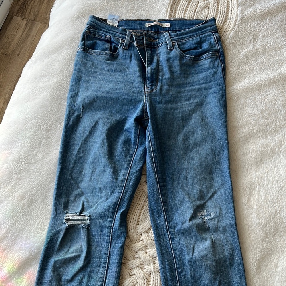 Levi’s Slight Flare Jeans - Size 28
